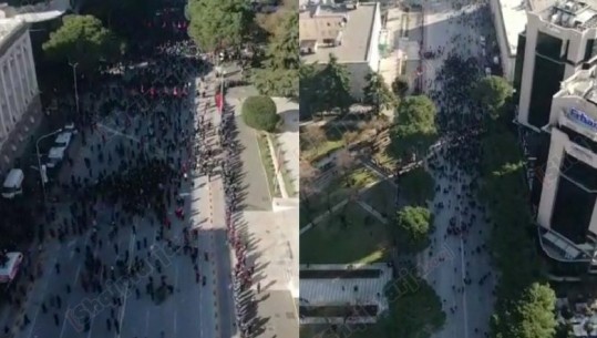 PAMJET/ Ja sa protestues kanë mbetur në tubimin e opozitës