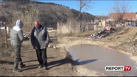 Asnjë investim në rrugët e Beratit/ Qytetarët: Jetojmë mes baltës dhe ujit