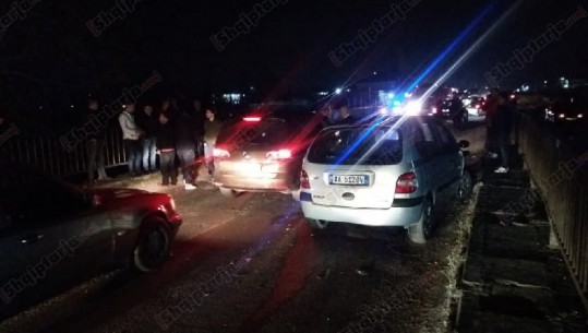 4 makina përplasen tek ‘Ura e Tapizës’, bllokohet aksi rrugor Tiranë-Fushë Krujë (VIDEO)