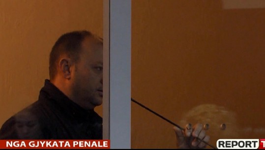 Arrestimi pas protestës/ Florenc Hoxha në gjykatë: Më futën pistoletën në gojë, vajzës i vunë armën në kokë (VIDEO)