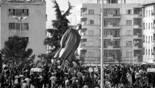 28 vite nga rrëzimi i bustit të Enverit/ Ja si e kujtojnë politikanët shqiptarë