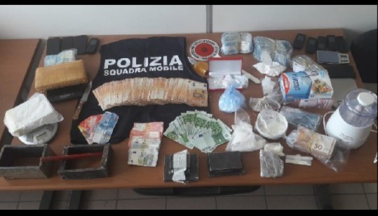 U kapën me heroinë dhe 2 kg kokainë, arrestohet banda shqiptare e drogës në Itali
