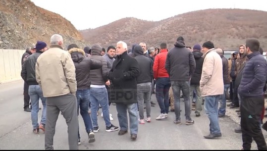 Bulqizë, banorët e Gjoricës protestë për ujin e  pijshëm: Do të bllokojmë rrugën
