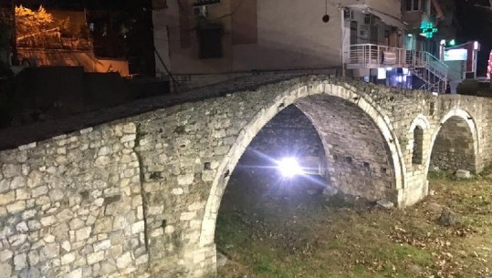 Del në dritë Ura e Tabakëve, Bashkia e Tiranës instalon ndriçimin LED (FOTO)
