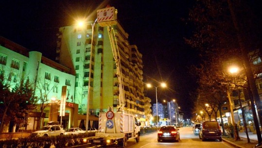 Siguria në rrugë, Bashkia përmirëson ndriçimin në rrugën “Muhamet Gjollesha” (FOTO)