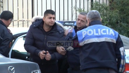 Vrau gjyshin, burg 17-vjeçarit në Vlorë dhe shokut që i bleu armën 200 euro (VIDEO)