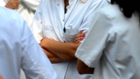 Bluzat e bardha me dy diploma, Ministria: Jo më dypunësim në profesione të ndryshme
