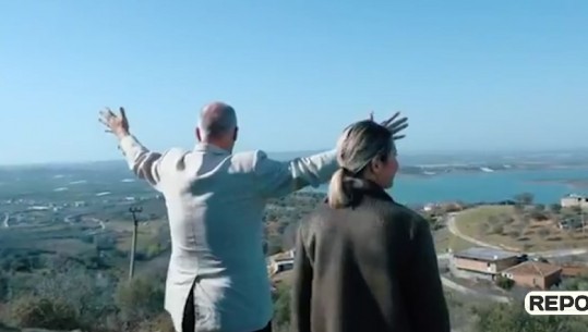 Rama me krahët hapur, zbulon 'Toskanën' në Roskovec: Ejani hapni sytë (VIDEO)