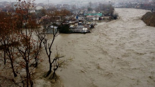 Shqipëria rekord për numrin e të shpërngulurve nga fatkeqësitë natyrore