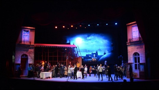 200 artistë në operën 'La Boheme' në Pallatin e Kongreseve