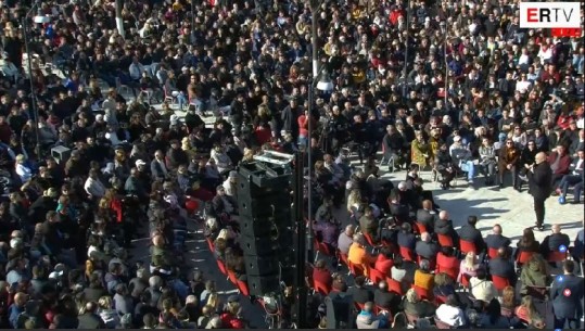 FOTO LAJM/ Rama 'mitting' në Berat