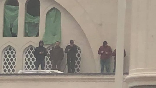 Policia në Xhaminë e Namazgjasë gjatë protestave, Forumi Mysliman: Shteti po ndërhyn te feja