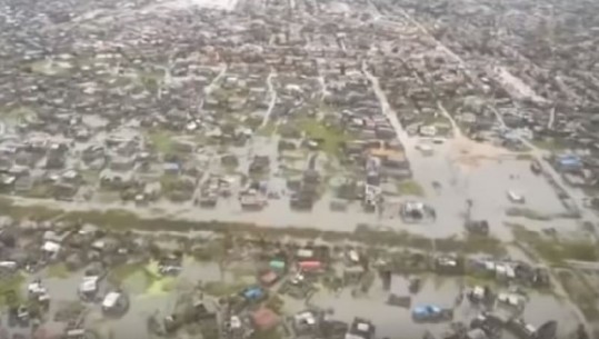 Cikloni i fuqishëm 'mbërthen' Mozanbikun/ Të paktën 1000 njerëz janë mbytur (Video)