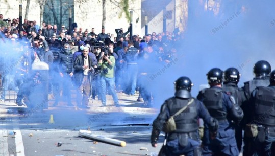 Dhuna në protestën e 16 marsit/ Burg për 4 protestues, 10 detyrim paraqitje (EMRAT)