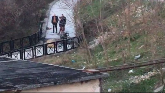 Gjendet një motor i djegur pranë vendit ku u vra Nardi i bujtinës Polia (VIDEO)