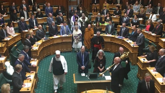 'As-Salaam-Alaikum', seanca në Parlamentin e Zelandës së Re hapet me leximin e Kuranit në nder të 50 viktimave të sulmit