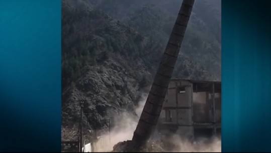 VIDEOLAJM/ Shembet me tritol oxhaku 40 metra i lartë në Fushë-Arrëz