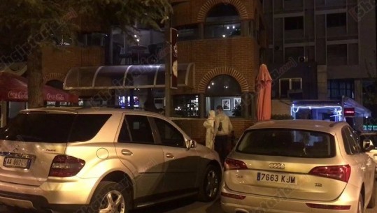 Digjet një makinë në Elbasan, dyshohet se është e autorëve të vrasjes së avokatit (VIDEO)