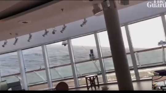 Udhëtimi i kthyer në ferr! Pasagjerët e anijes shohin tmerrin me sy (VIDEO)
