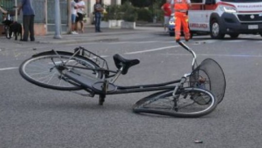 Aksident në Kukës, makina përplas biçikletën, 31-vjeçari i plagosur rëndë