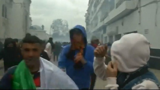 Algjeri/ Pas një muaj protesta, ushtria krëkon largimin e menjëhershëm të presidentit