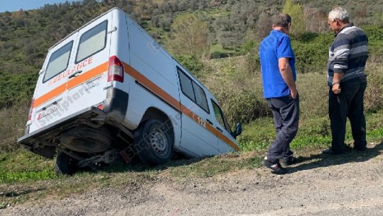 Ambulanca me shpejtësi...Del nga rruga në Maminas /FOTO +VIDEO
