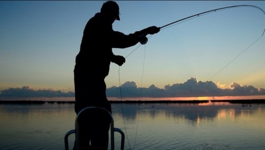 Kallami bën masë me përcjellësin e energjisë, vdes në vend peshkatari në Lezhë (EMRI)