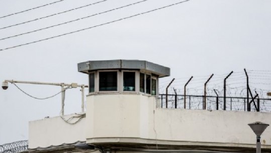 Greqi, fshikullohen me kabllo elektrike nga disa të burgosur, plagoset rëndë shqiptari dhe greku