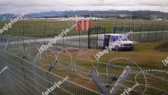 Grabitja/ Siguria e aeroportit nuk njoftoi furgonin e policisë që gjendej në pistë