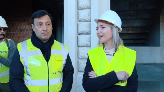 Vendosja e fasadës historike, ministrja Margariti viziton “Arenën Kombëtare” (VIDEO)
