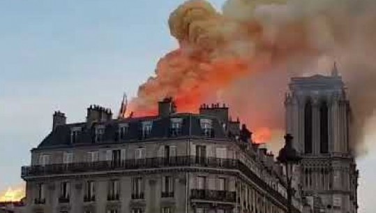 Momenti i rënies së kulmit të katedrales së 'Notre Dame' të Parisit (VIDEO)