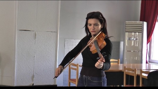 Violinistja nga ‘La Scala’ tek Artet, Suela Piciri: Nga Shqipëria më mungon ‘kaosi’ edhe afrimiteti me njerëzit 