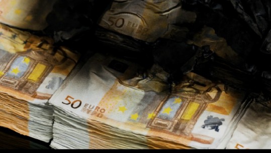 Fsheh 40 mijë euro në furrë, e fejuara ia djeg me kekun