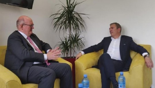 Gjiknuri takon ambasadorin Norman: Britania gati të ndihmojë Shqipërinë për reformën zgjedhore
