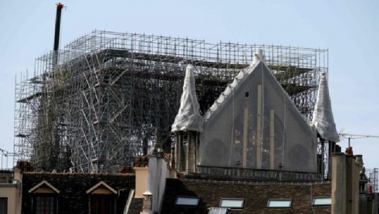 Pas zjarrit, katedrales Notre Dame i kanoset një tjetër rrezik serioz