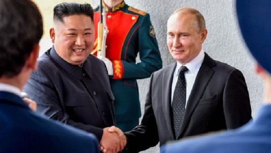 Samiti/ Kim Jong-un shtrëngon duart me Putin: Shpresoj që takimi të jetë i dobishëm (VIDEO)