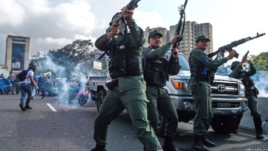 Pompeo: SHBA, të gatshme të ndërhyjnë ushtarakisht për të frenuar trazirat në Venezuelë