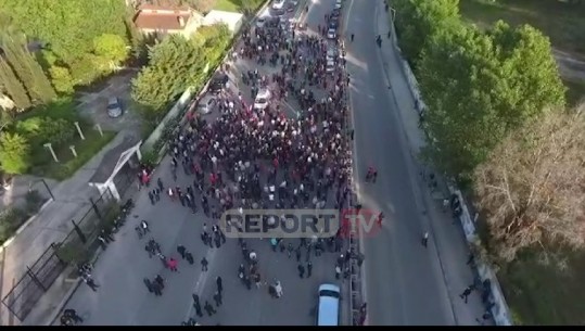 Pamjet me dron nga bllokimi i rrugëve/ Ja sa protestues ndodhen në Tiranë dhe Durrës