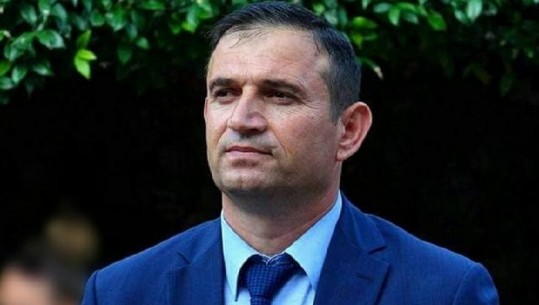 I shkrumbojnë makinën në 48-vjetorin e lindjes/ Kryetari i PS në Elbasan: S'kam konflikte(VIDEO)