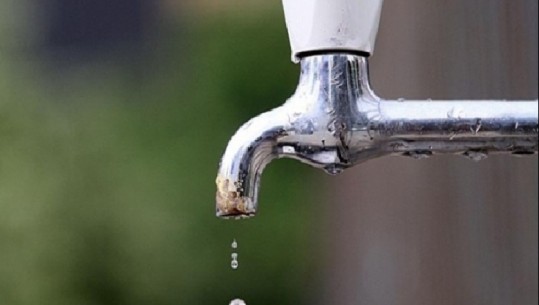 DSHP e Bulqizës njoftim 'derë më derë': Mos konsumoni ujë nga çezmat