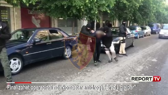 'Policia, mos lëviz'/ Si u rrethua Saranda, dalin pamjet e arrestimit të 14 personave (VIDEO)