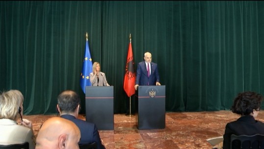 Mogherini pyetet edhe për negociata mes Bashës dhe Ramës! 'Nuk bëj ndërmjetësime mes partive'