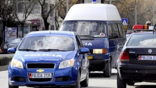 Tiranë/ Pëson atak kardiak në timon, përplaset me pemën dhe ndërron jetën i riu  