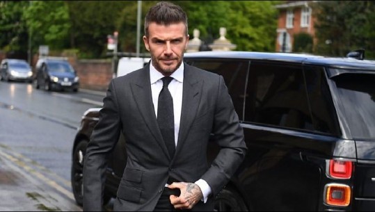 Në timon me celular në dorë/ Beckham pezullohet me 6 muaj heqje patente 