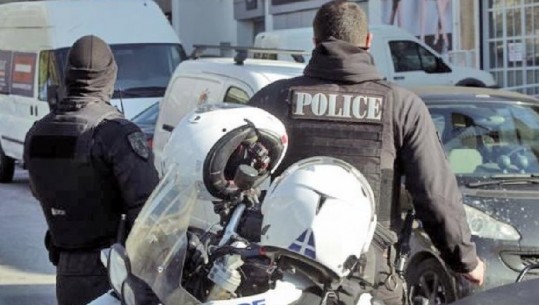 Ndjekje spektakolare nëpër rrugët e Athinës, policia arreston dy shqiptarët me 'një mal akuza mbi supe'