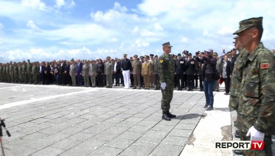 Momenti prekës! Nëntetare Hasanaj...! Ushtarakja shqiptare nuk i përgjigjet apelit (VIDEO)