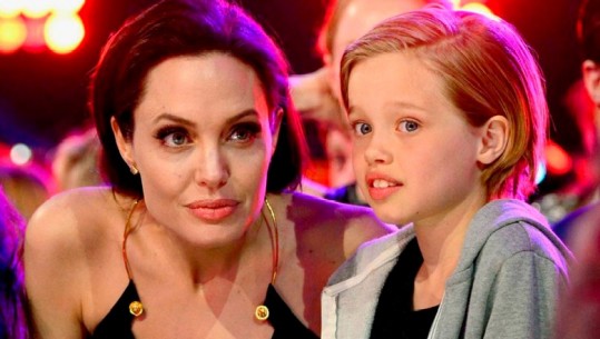 Vajza e Angelina Jolie dhe Brad Pitt fillon trajtimin për ndryshimin e seksit 