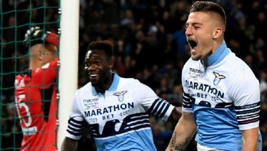 Strakosha fiton duelin përballë Gjimshitit, Lazio fiton Kupën e Italisë