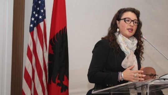 Lufta kundër ekstremizmit të dhunshëm/ Ambasadorja e SHBA flet në shqip: Puna e mirë me shokë shumë