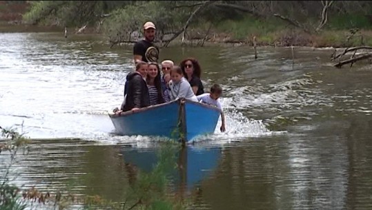 Varkat, kulla dhe parku kombëtar/ Divjaka destinacioni i turistëve në fundjavë